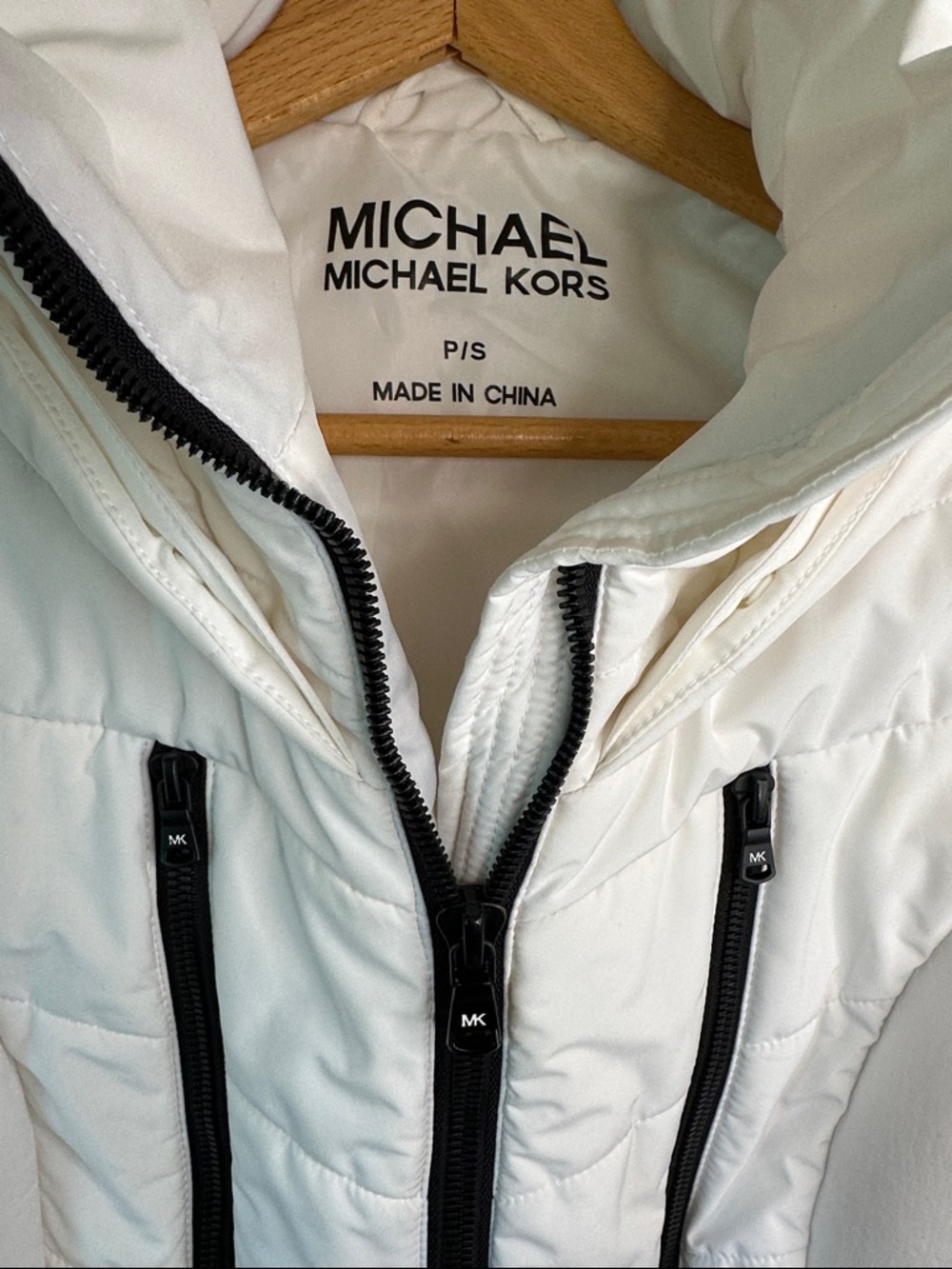 Michael Kors White Quilted Belted Puffer Jacket with Black Trim Size P/S - Picture 3 of 12